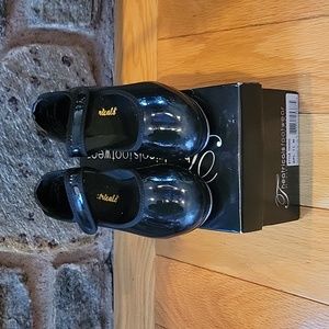 Theatricals Tap Shoes child sz 11 black